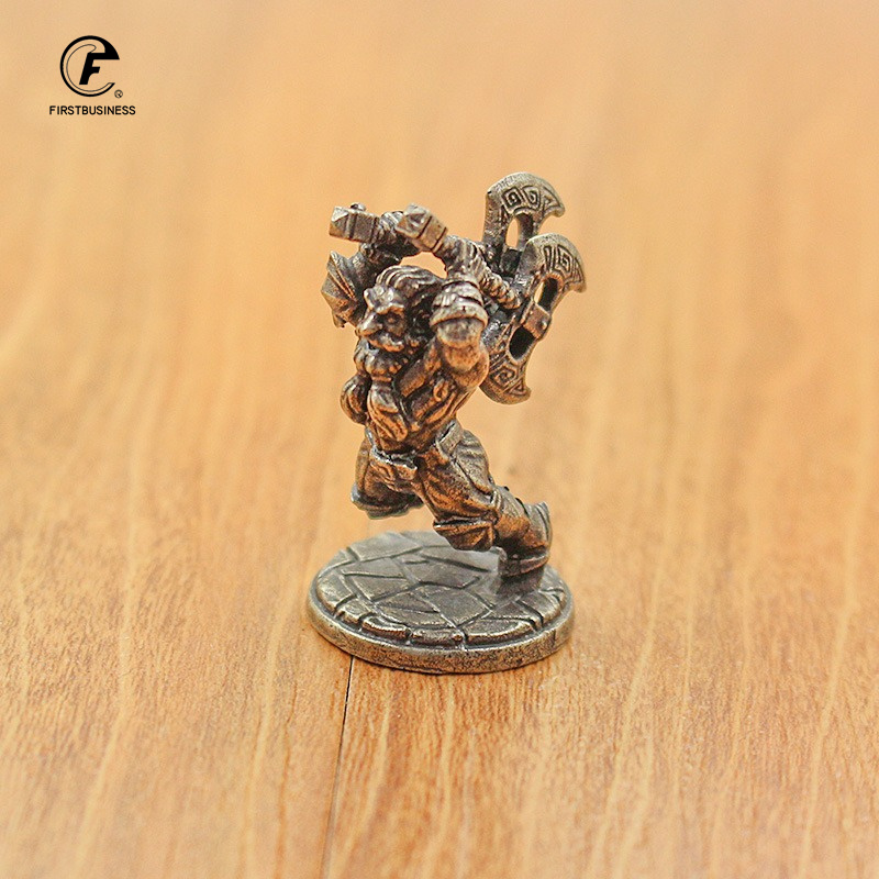Vintage White Brass Miniature  - đánh giá và giá Board Game Vantage