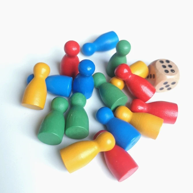 100 Pcs Colorful Wooden Chess  - đánh giá và giá Board Game Illustration